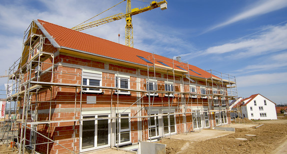 Rohbaublockhaus im Neubaugebiet Rohbaublockhaus im Neubaugebiet